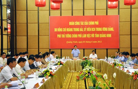 Deputy PM Hoang Trung Hai asks Quang Ninh to support SMEs - ảnh 1